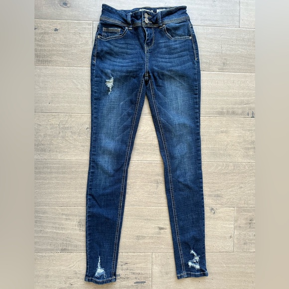 INDIGO REIN super stretch Skinny Jean with light distressing detail - Picture 1 of 4